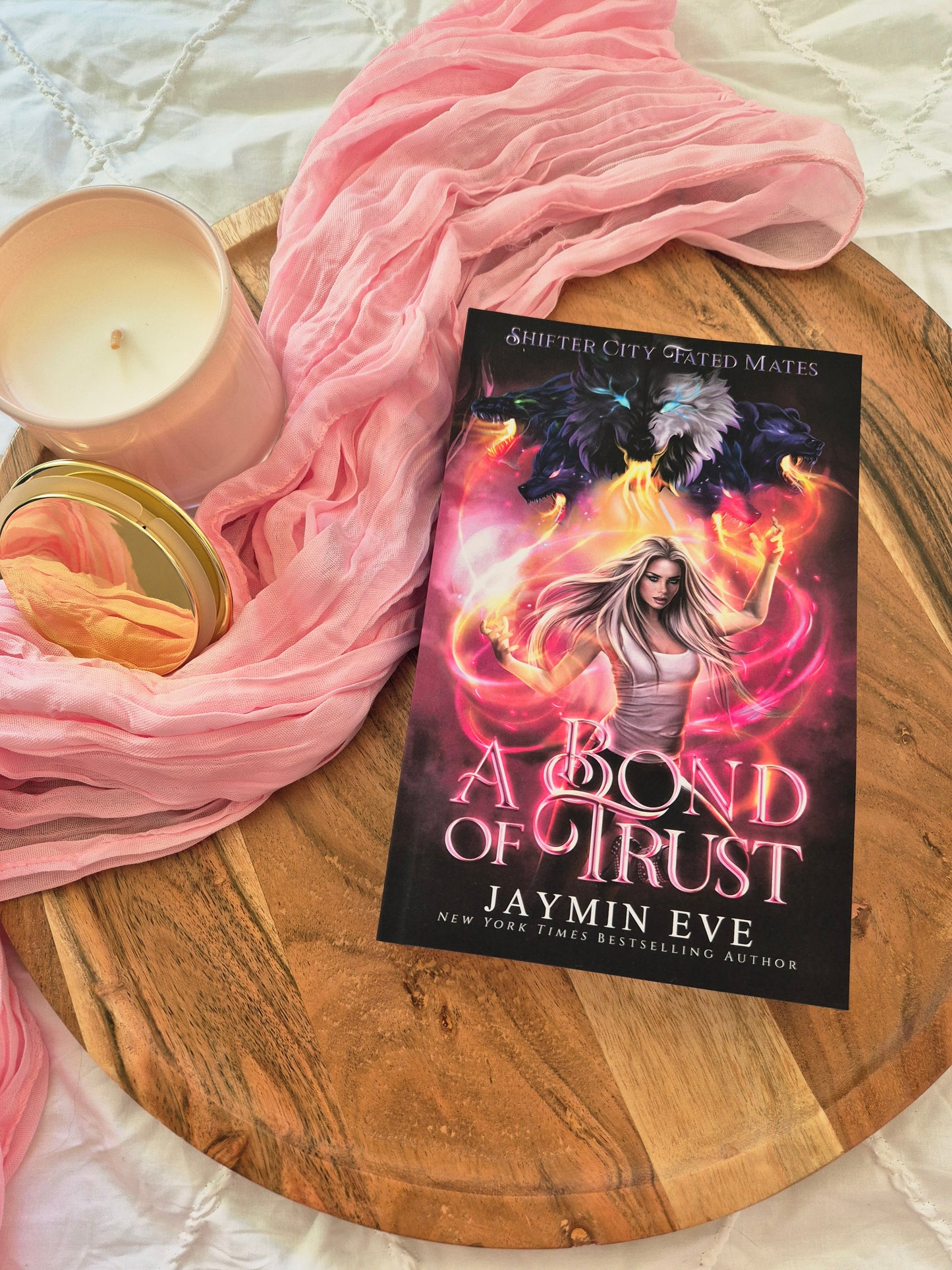 A Bond Of Trust by Jaymin Eve (Shifter City Fated Mates book 4)